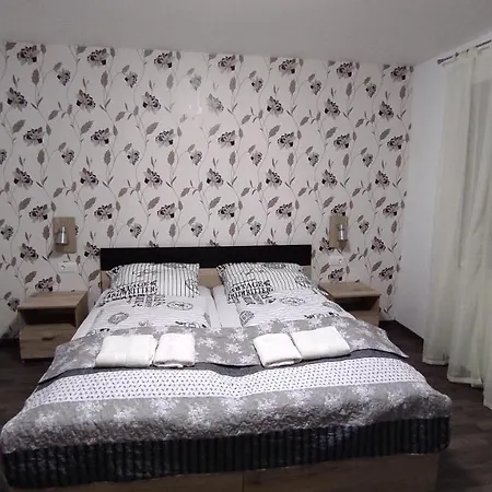 Lővér 3*