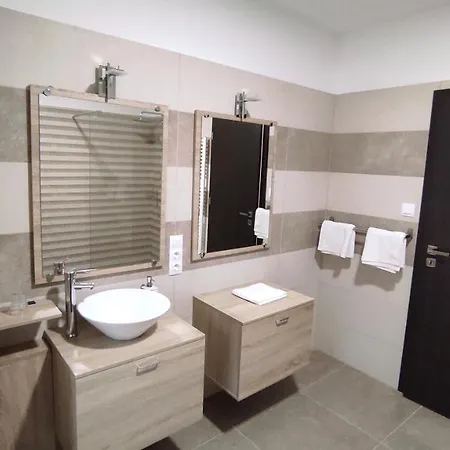 Apartahotel Lővér 3*