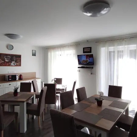 Lover Vendeghaz Aparthotel Sopron